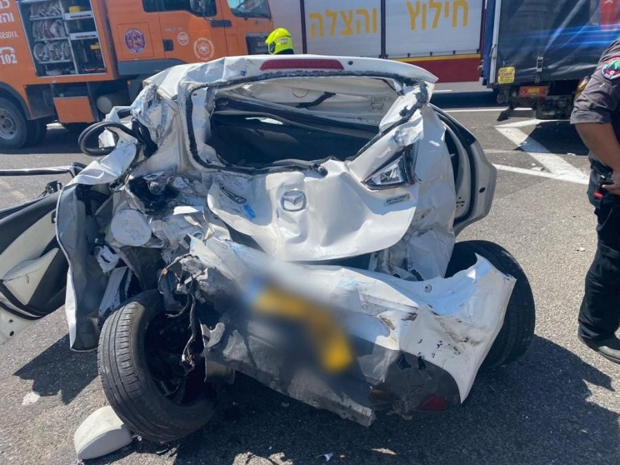اصابات منها خطيرة بحوادث طرق متفرق